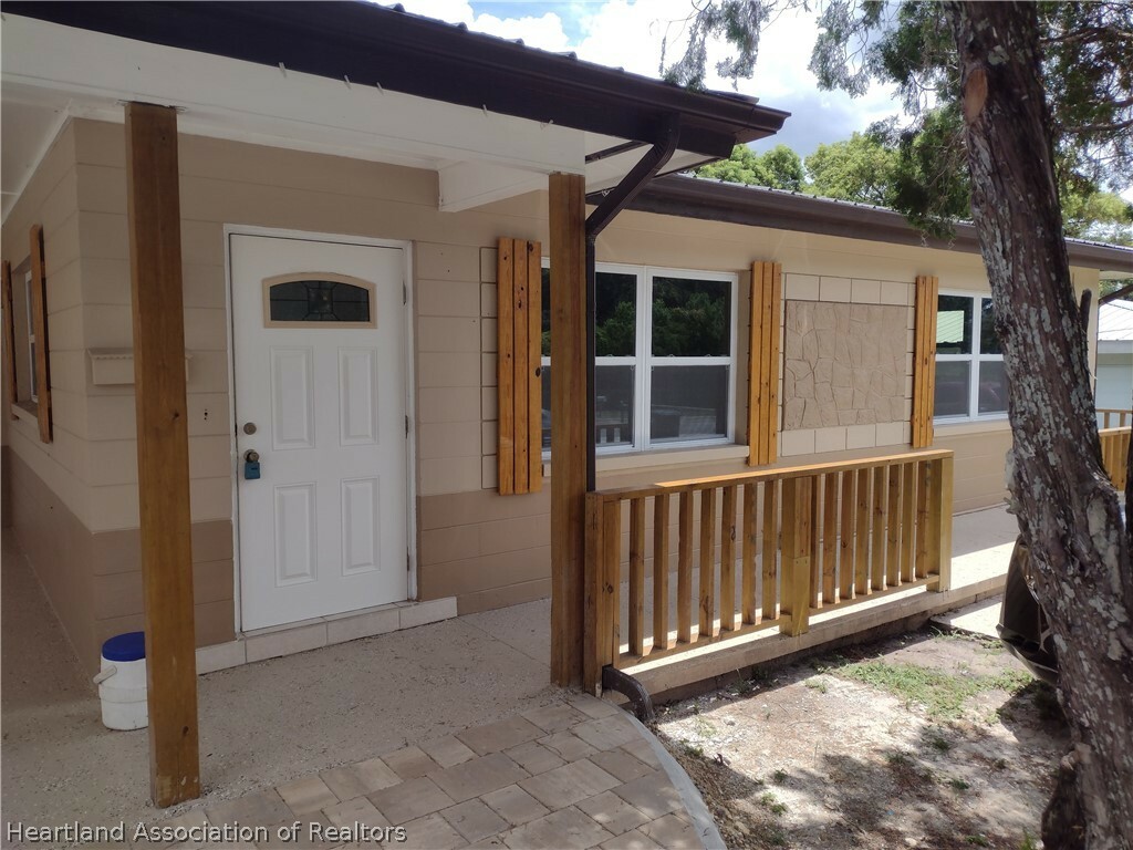 Property Photo:  903 W Pleasant Street  FL 33825 