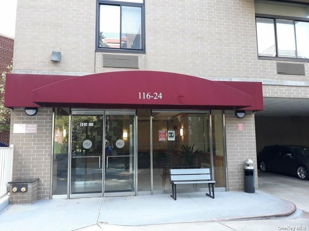 Property Photo:  116-24 Grosvenor Lane  NY 11418 