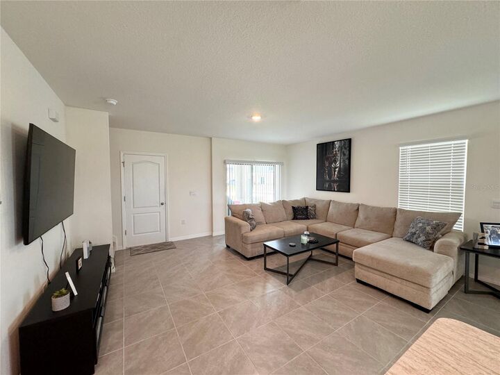 Property Photo:  2095 King Ranch Street  FL 34744 