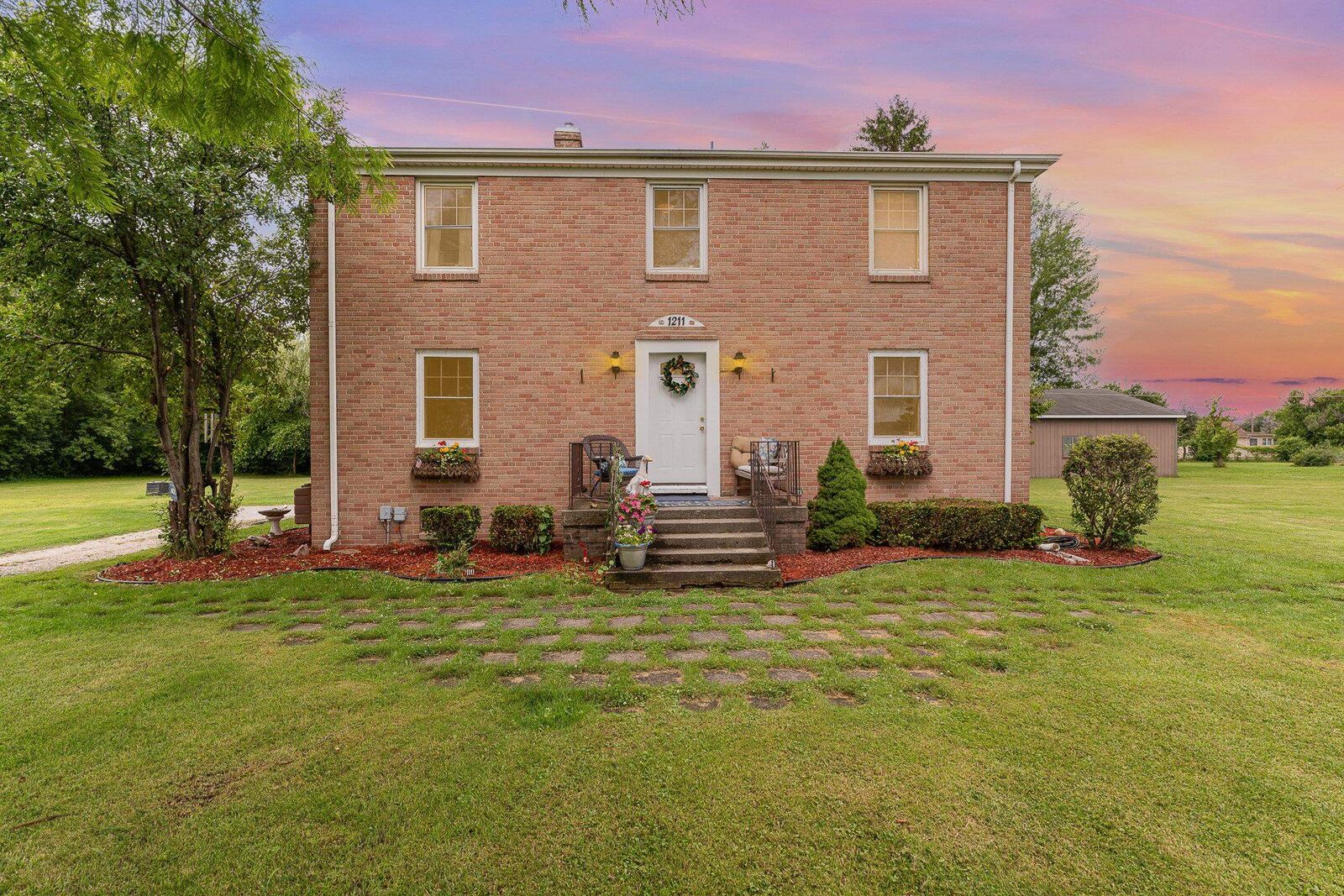 Property Photo:  1211 N Outer Drive  MI 48601 