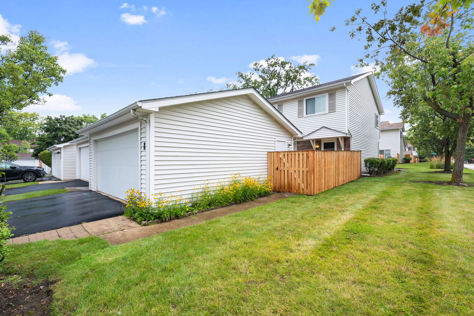 Property Photo: 1 Bittersweet Court IL 60517