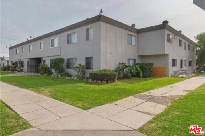 Property Photo: 3236 W 60th Street CA 90043