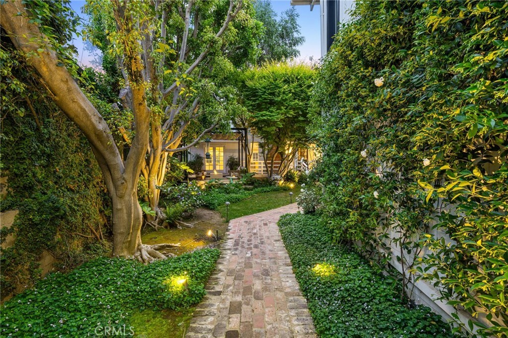 Property Photo:  8476 Brier Drive  CA 90046 