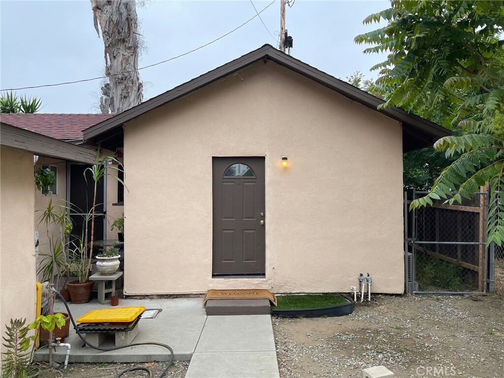 Property Photo:  10213 Foothill Boulevard 4  CA 91730 