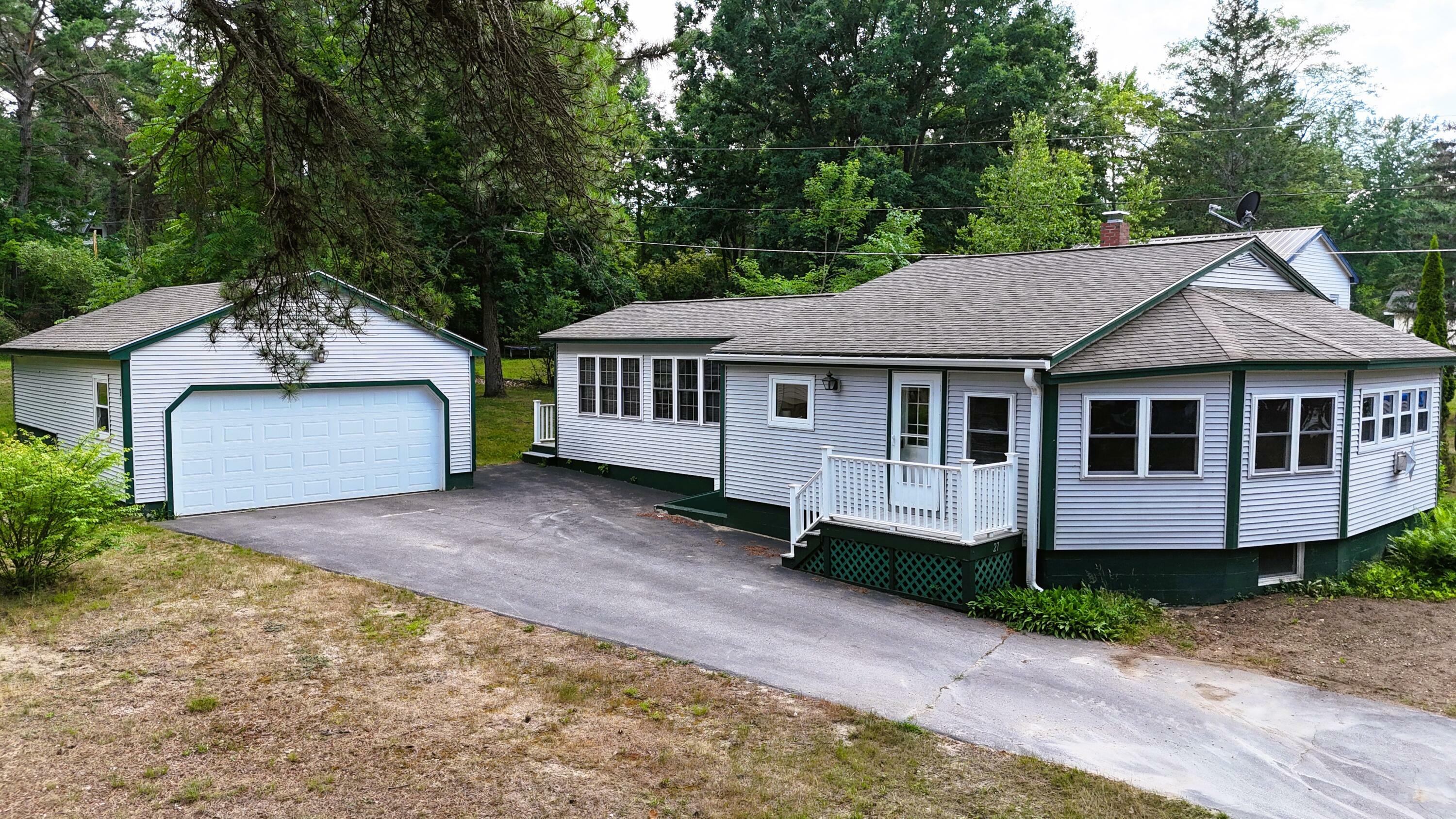 Property Photo:  27 Whippoorwill Lane  ME 04076 