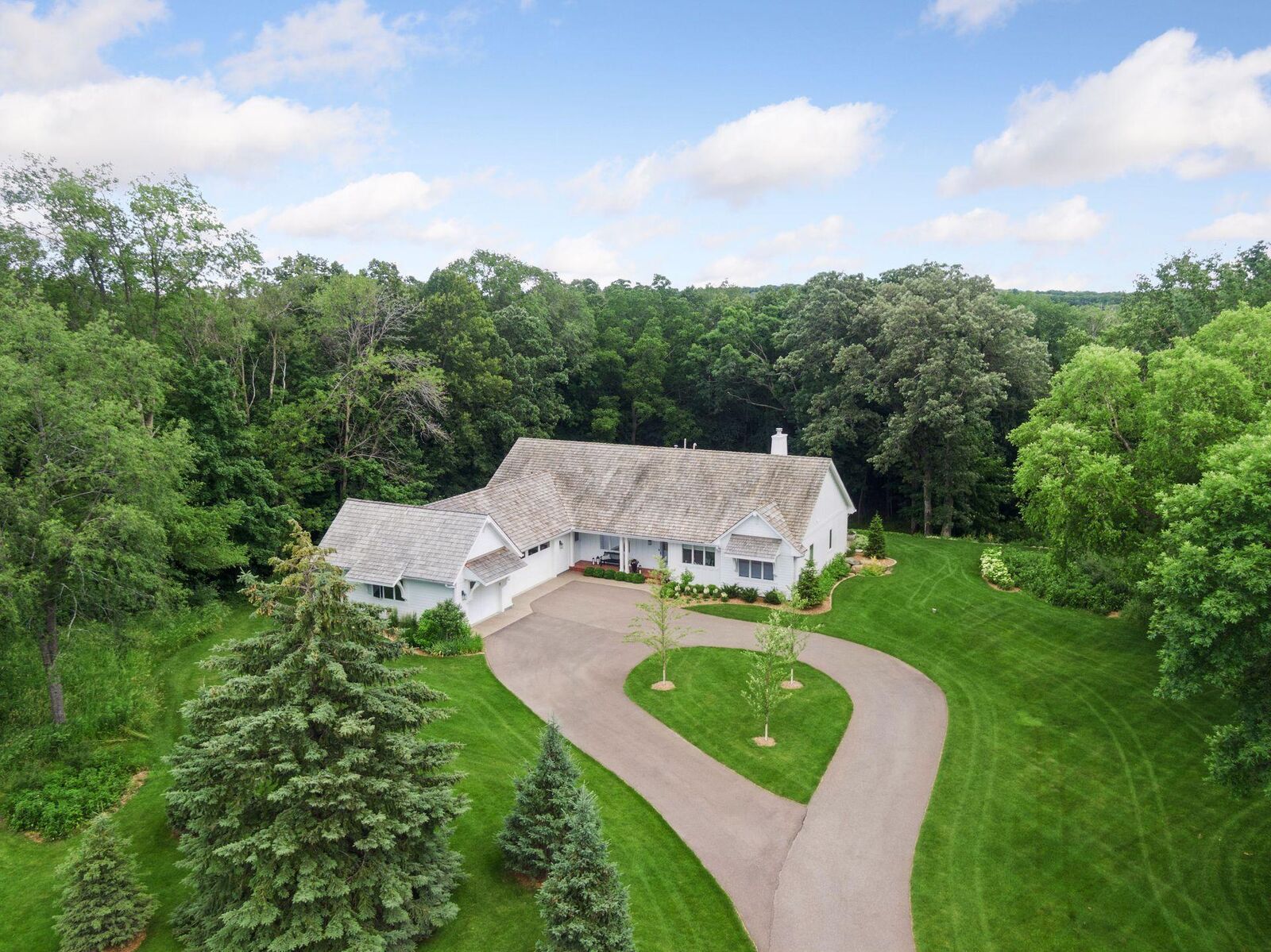 Property Photo:  1950 South Ridge Drive  MN 55356 