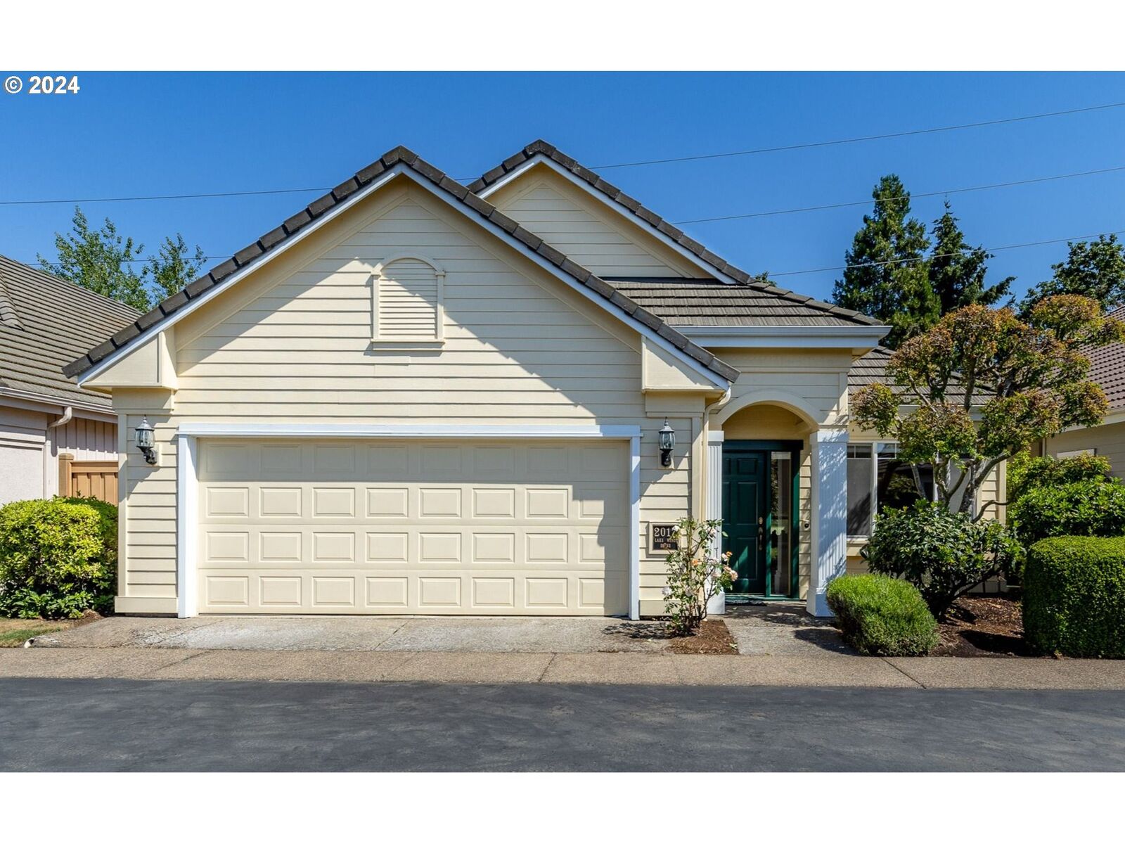 97408 2 bed Eugene home for sale: 2017 Lake Wind Dr, Eugene, OR 97408