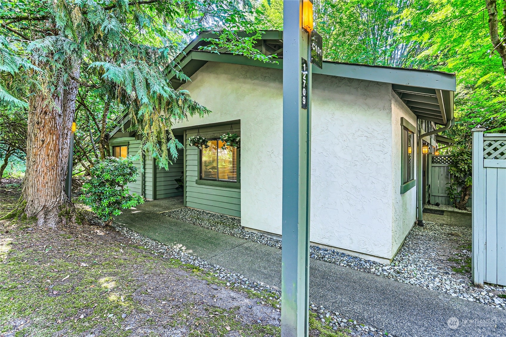 Property Photo:  12709 NE 130th Court C101  WA 98034 