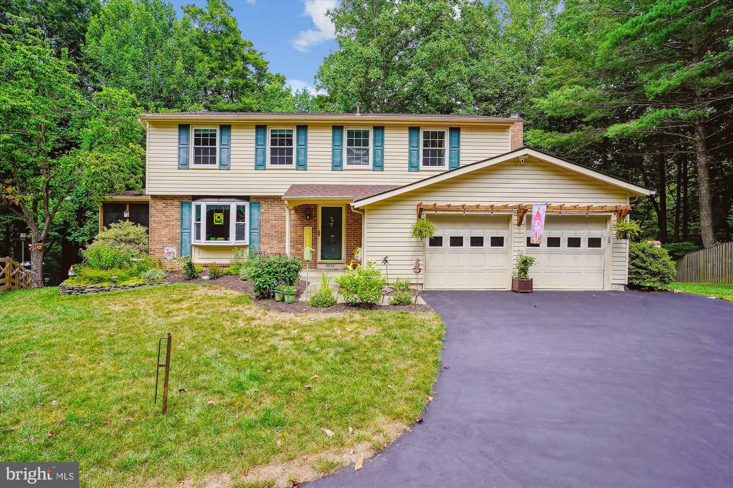 Property Photo: 8833 Woodlawn Way VA 22153
