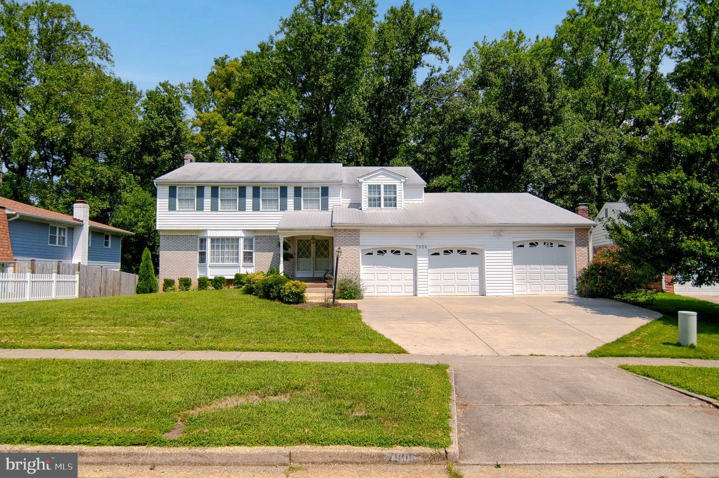 Property Photo:  7906 Carrleigh Parkway  VA 22152 