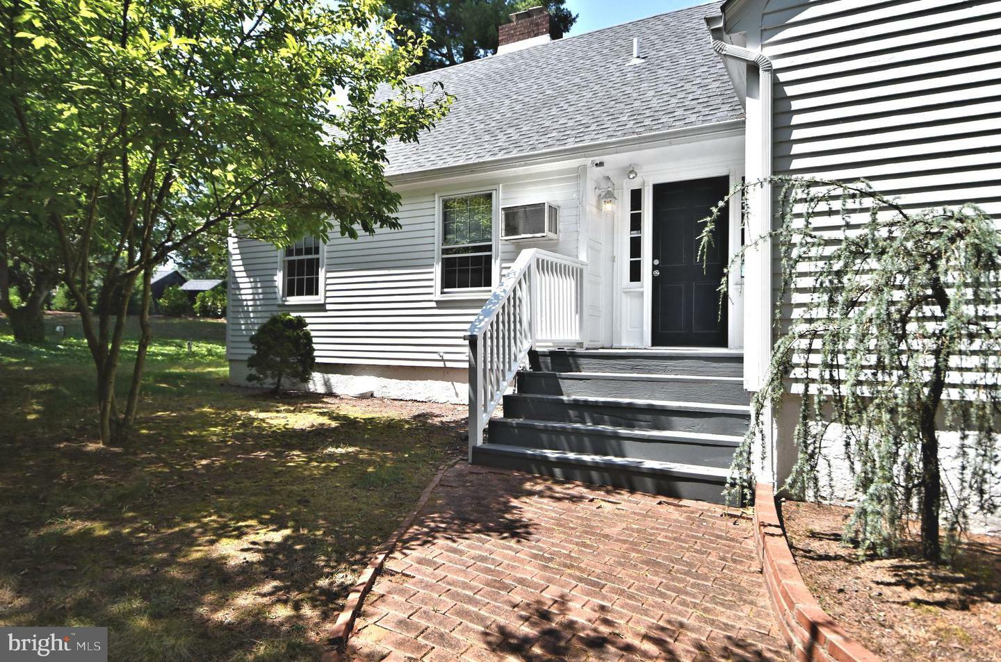 Property Photo:  143 Old York Road  PA 18938 