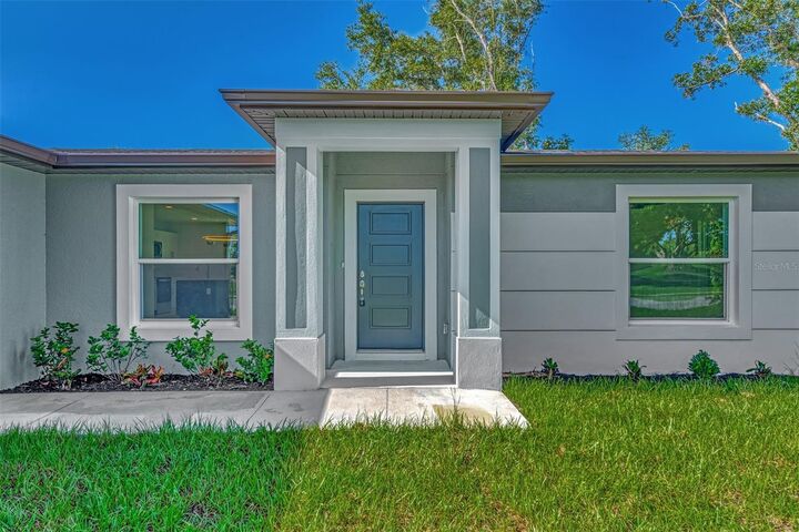 Property Photo: 3847 E Price Boulevard FL 34288