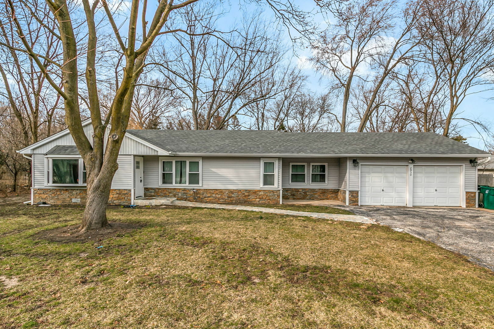 Property Photo:  2930 Dundee Road  IL 60062 