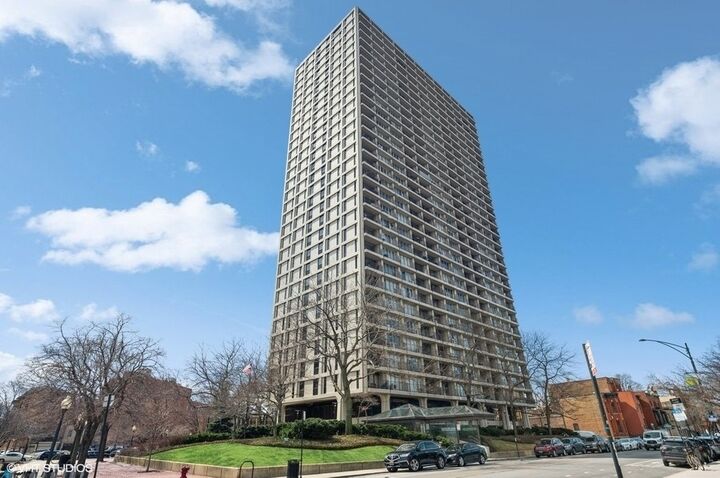 1960 N Lincoln Park West 908  Chicago IL 60614 photo