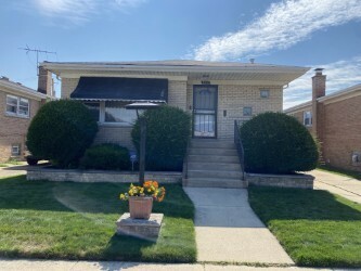 Property Photo:  513 Hoxie Avenue  IL 60409 