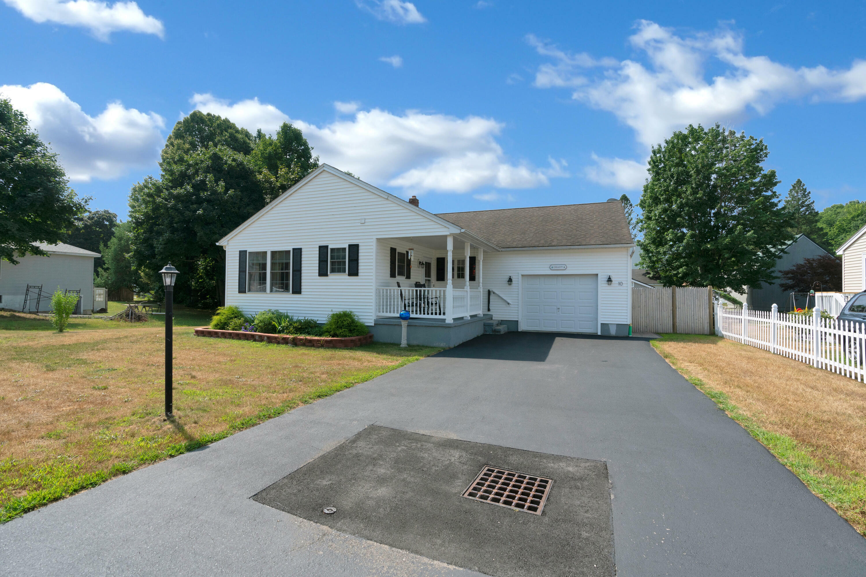 Property Photo:  10 Haig Street  ME 04073 