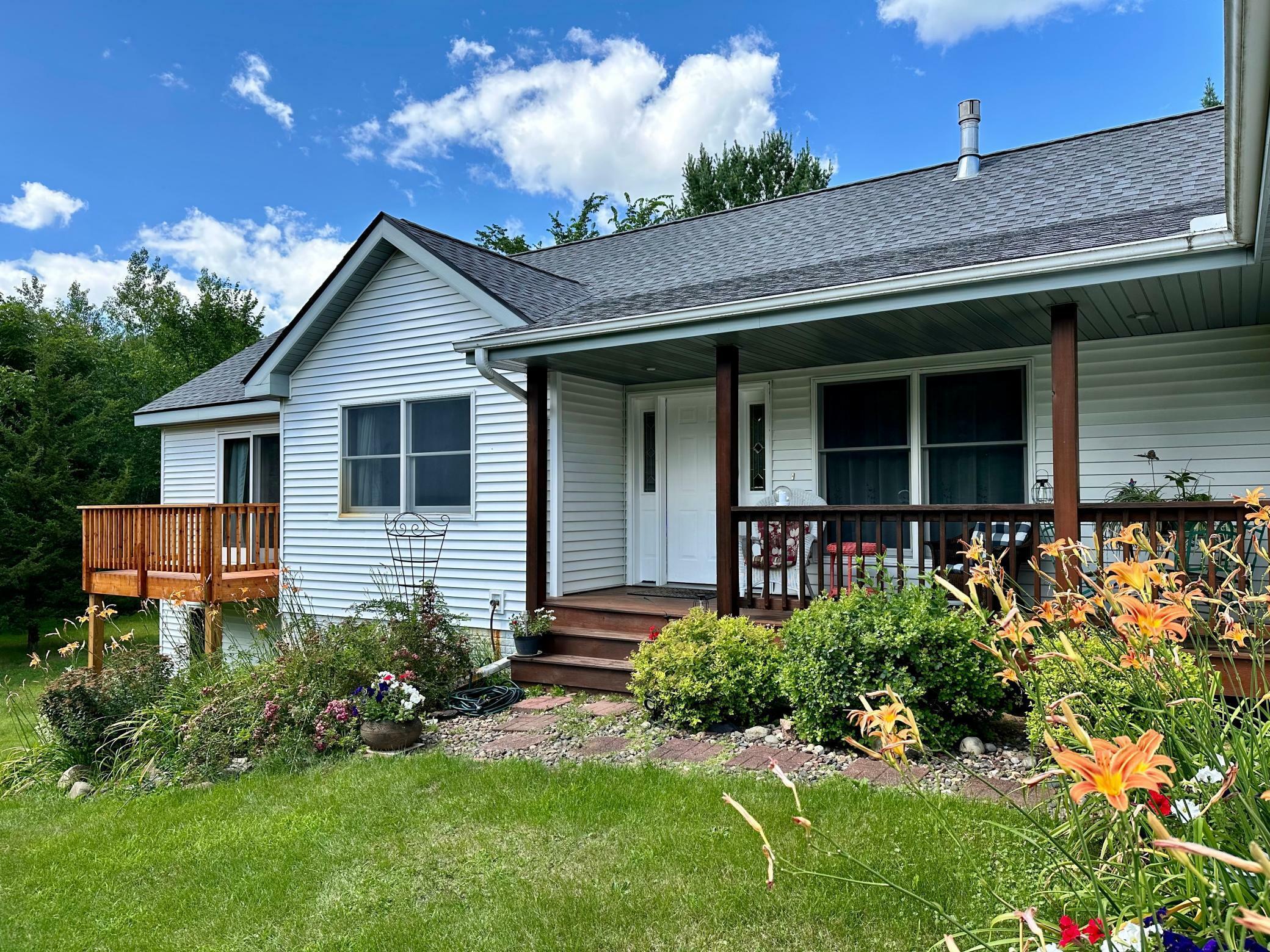 Property Photo:  881 Willow River Drive  WI 54016 