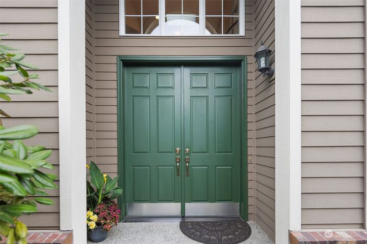 Property Photo: 19228 85th Avenue NE WA 98011