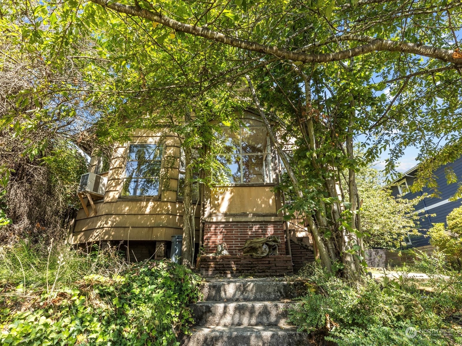 5916 18th Avenue S  Seattle WA 98108 photo