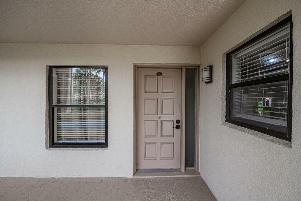 Property Photo:  5750 Camino Del Sol 106  FL 33433 