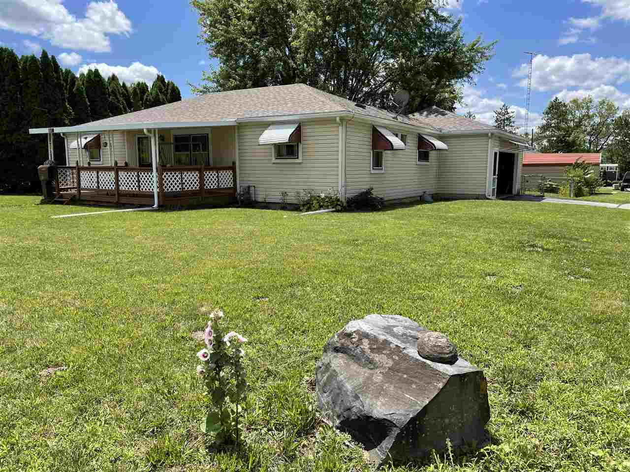 Property Photo:  602 S Washington  OH 47347 