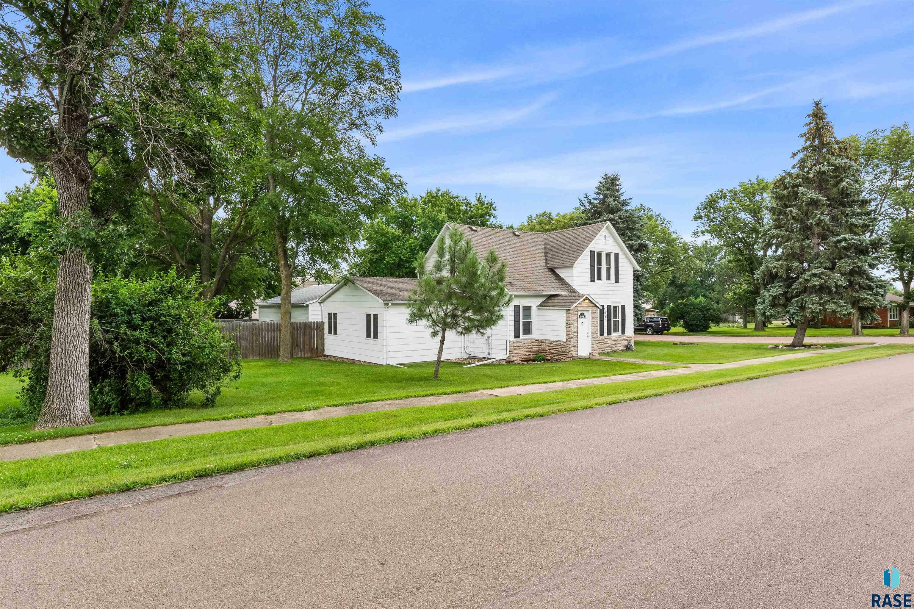 Property Photo:  300 N. 2nd Ave  SD 57048 