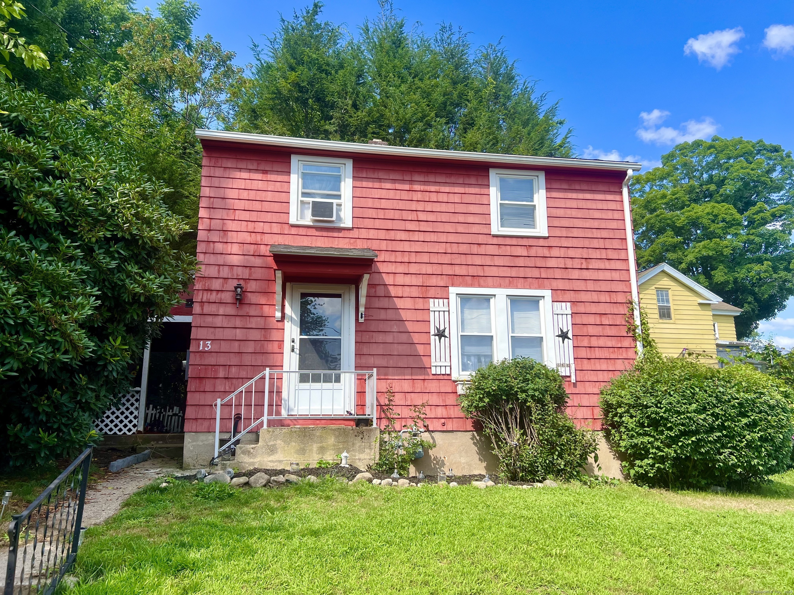 Property Photo: 13 Hoadley Terrace CT 06770