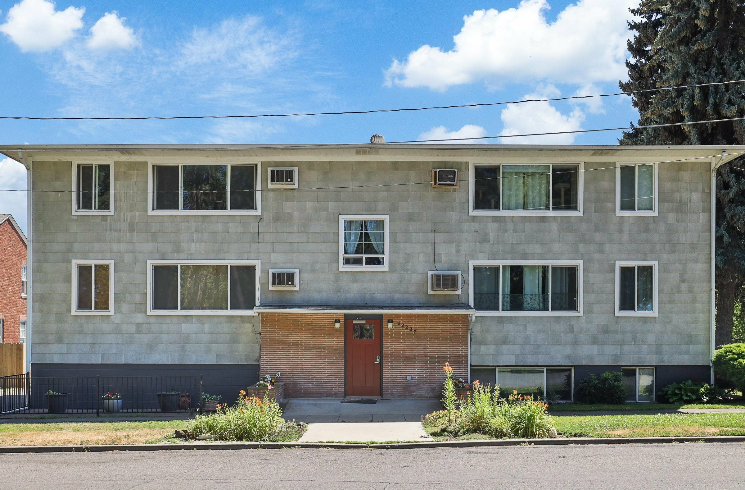 Property Photo:  2227 W 4th  #10 Ave 2227 W 4th Ave #10  WA 99201 