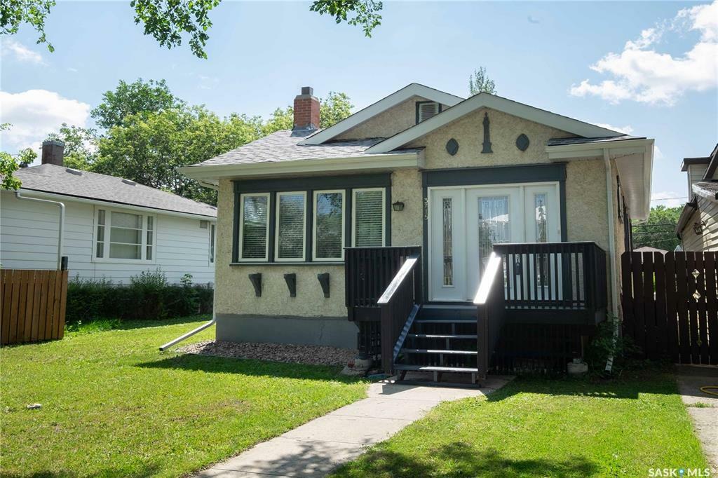 Property Photo:  3715 Victoria Avenue  SK S4T 1M5 