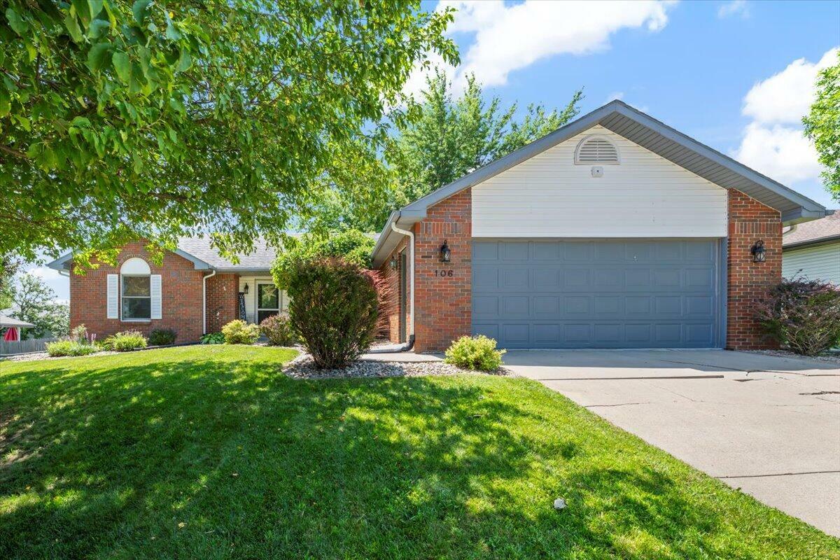 Property Photo: 106 High Circle IA 51576