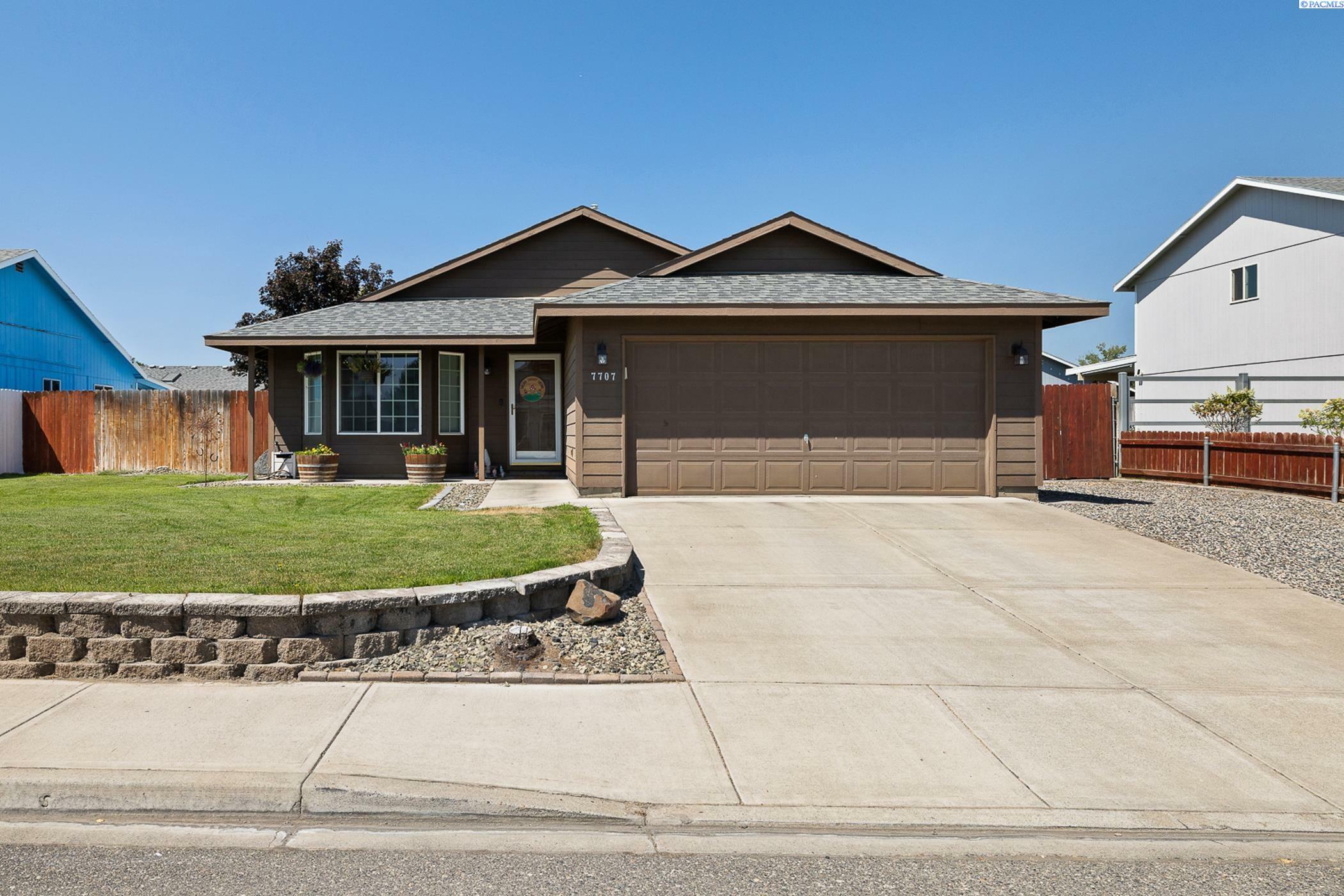 Property Photo:  7707 Estevan Dr  WA 99301 