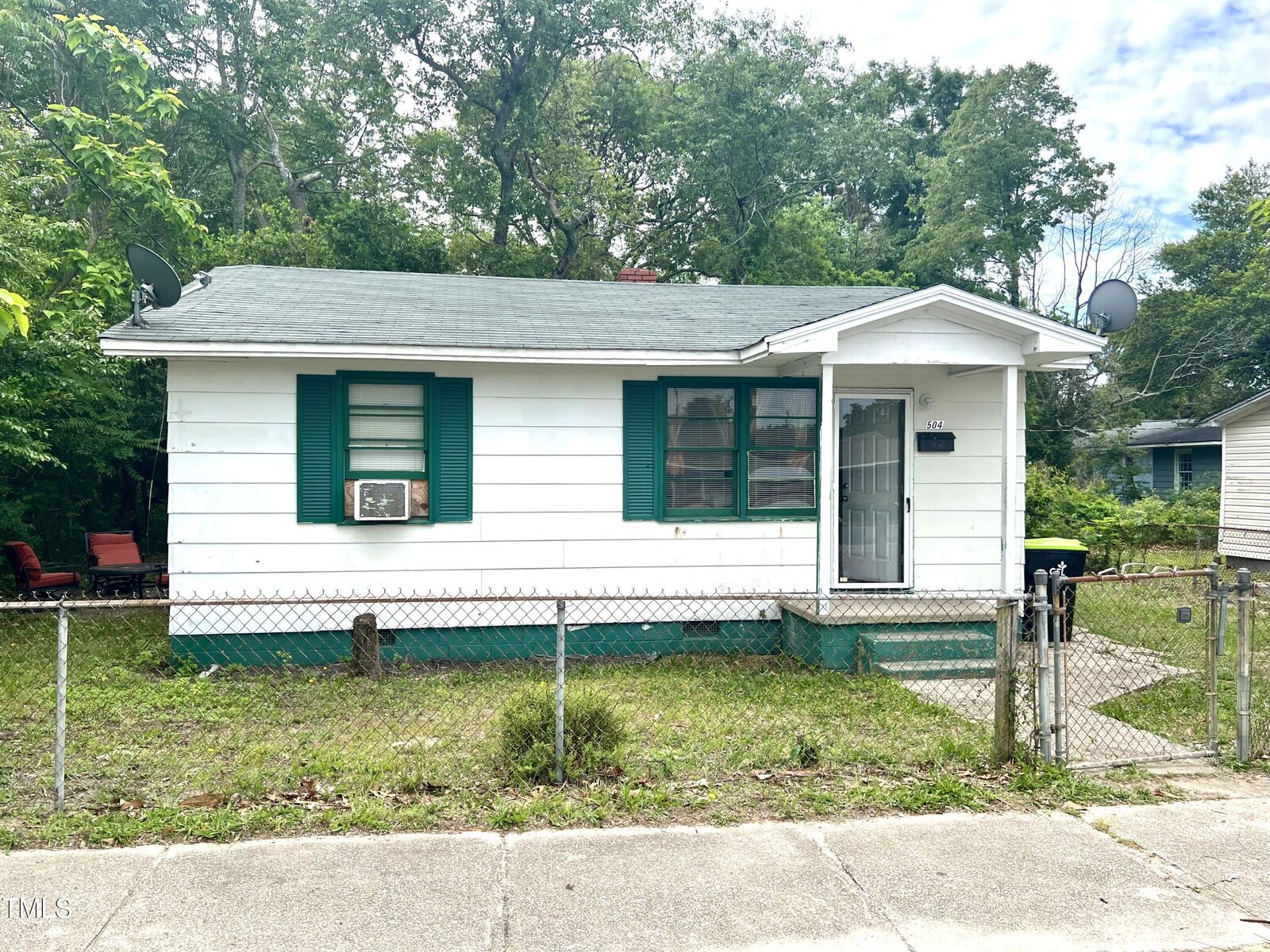 Property Photo: 504 Lake Avenue NC 28390