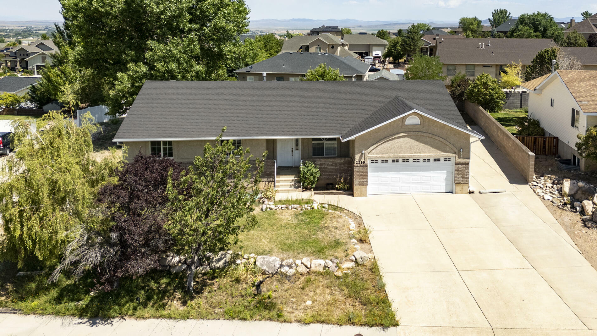 Property Photo:  2219 N Sumack Cir  UT 84721 