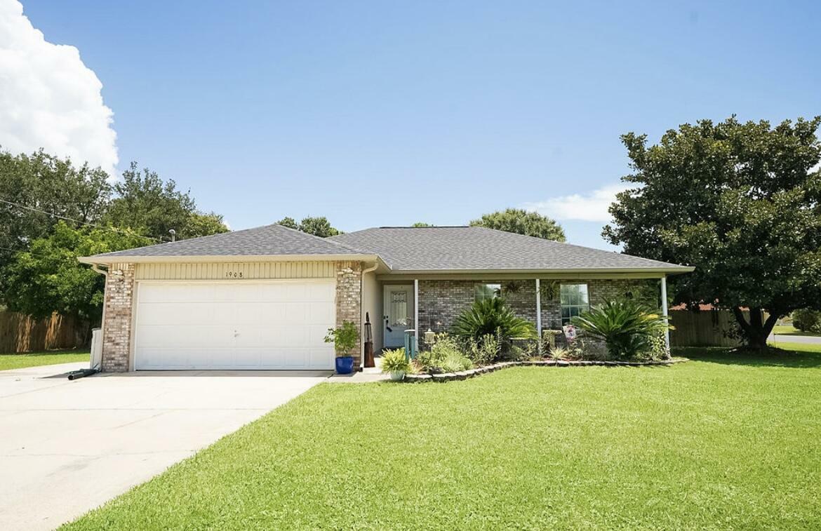 Property Photo:  1908 Seahawk Lane  FL 32566 