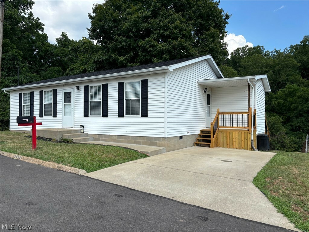 4218 Powell Street  Parkersburg WV 26104 photo