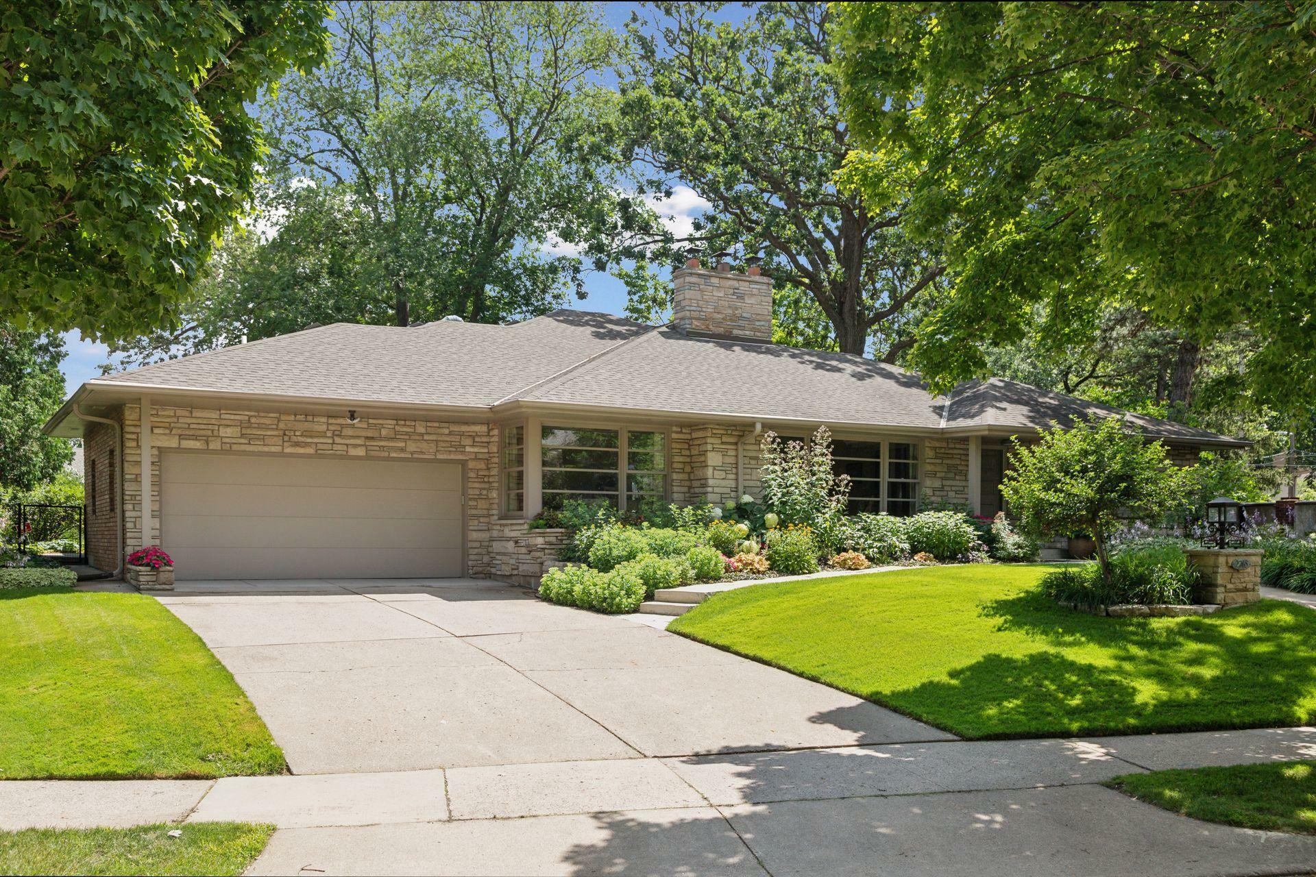 Property Photo:  2765 Thomas Avenue S  MN 55416 