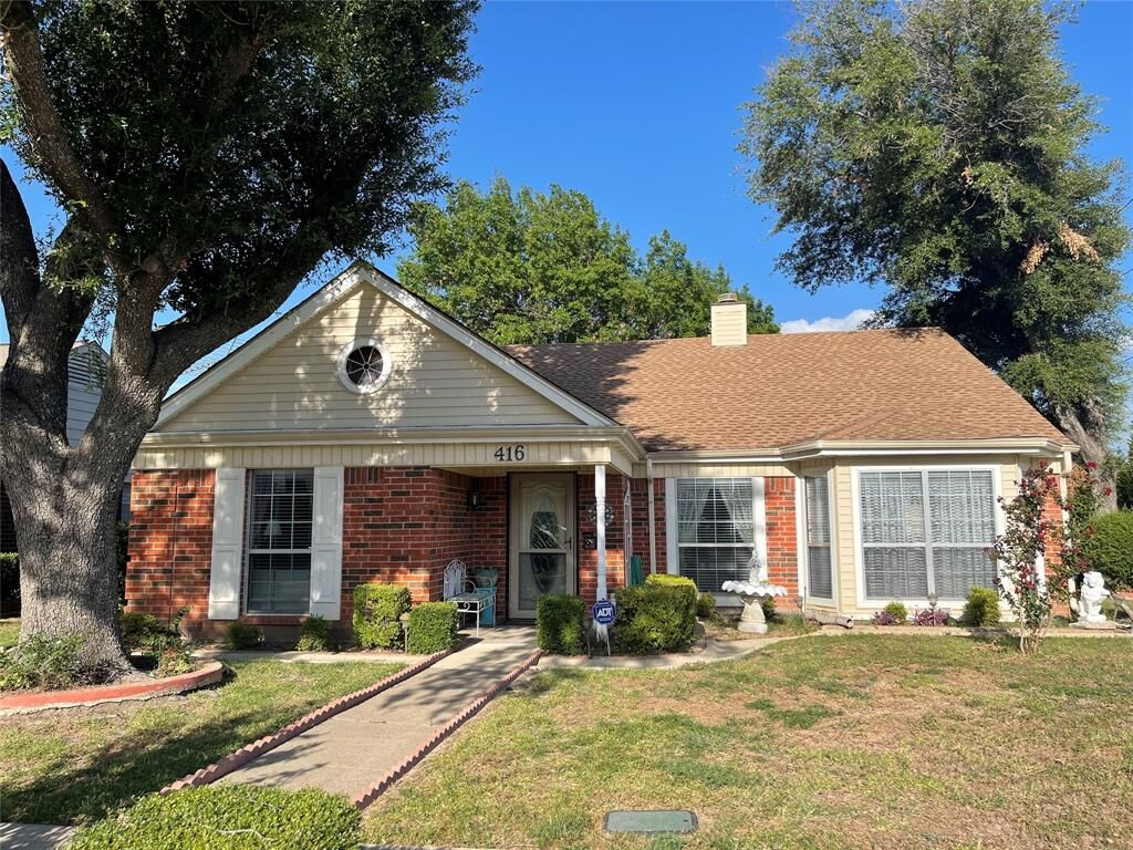 Property Photo: 416 Picketts Drive TX 75149