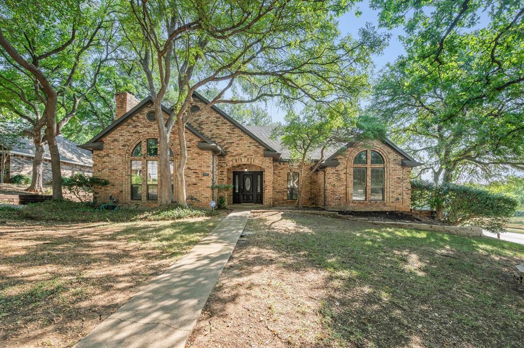 Property Photo:  2101 Wilson Drive  TX 76011 