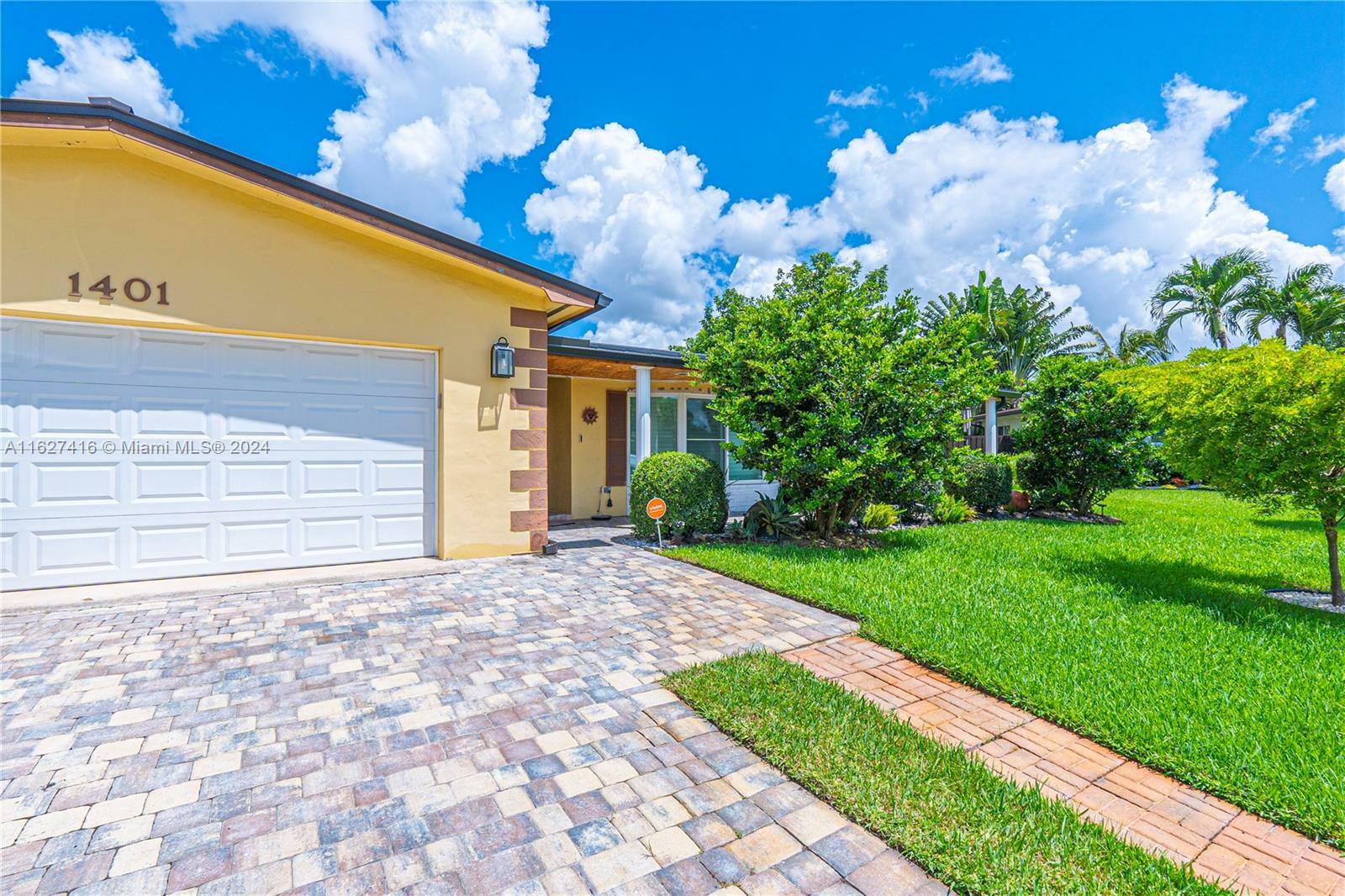 Property Photo:  1401 NW 115th Ave  FL 33026 