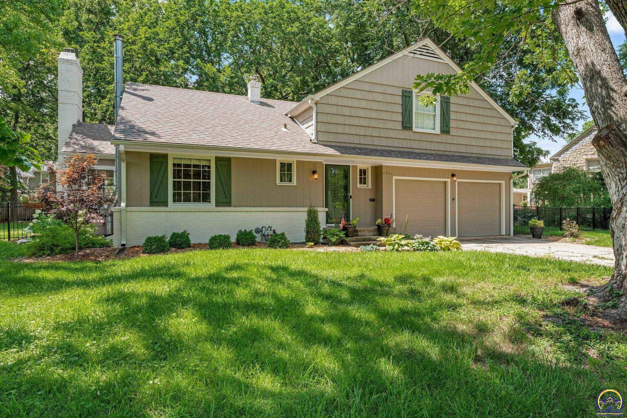 Property Photo:  1951 SW Westwood Dr  KS 66604 
