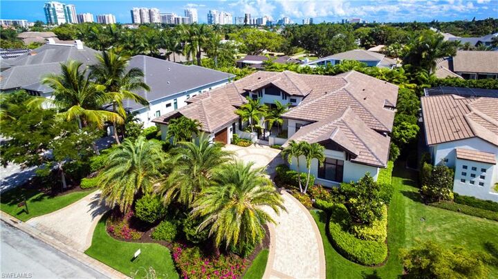 Property Photo: 595 Regatta Rd FL 34103