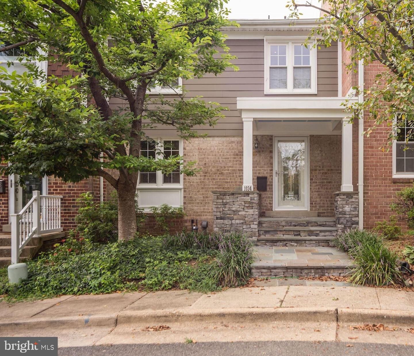 Property Photo: 1034 N Pelham Street VA 22304