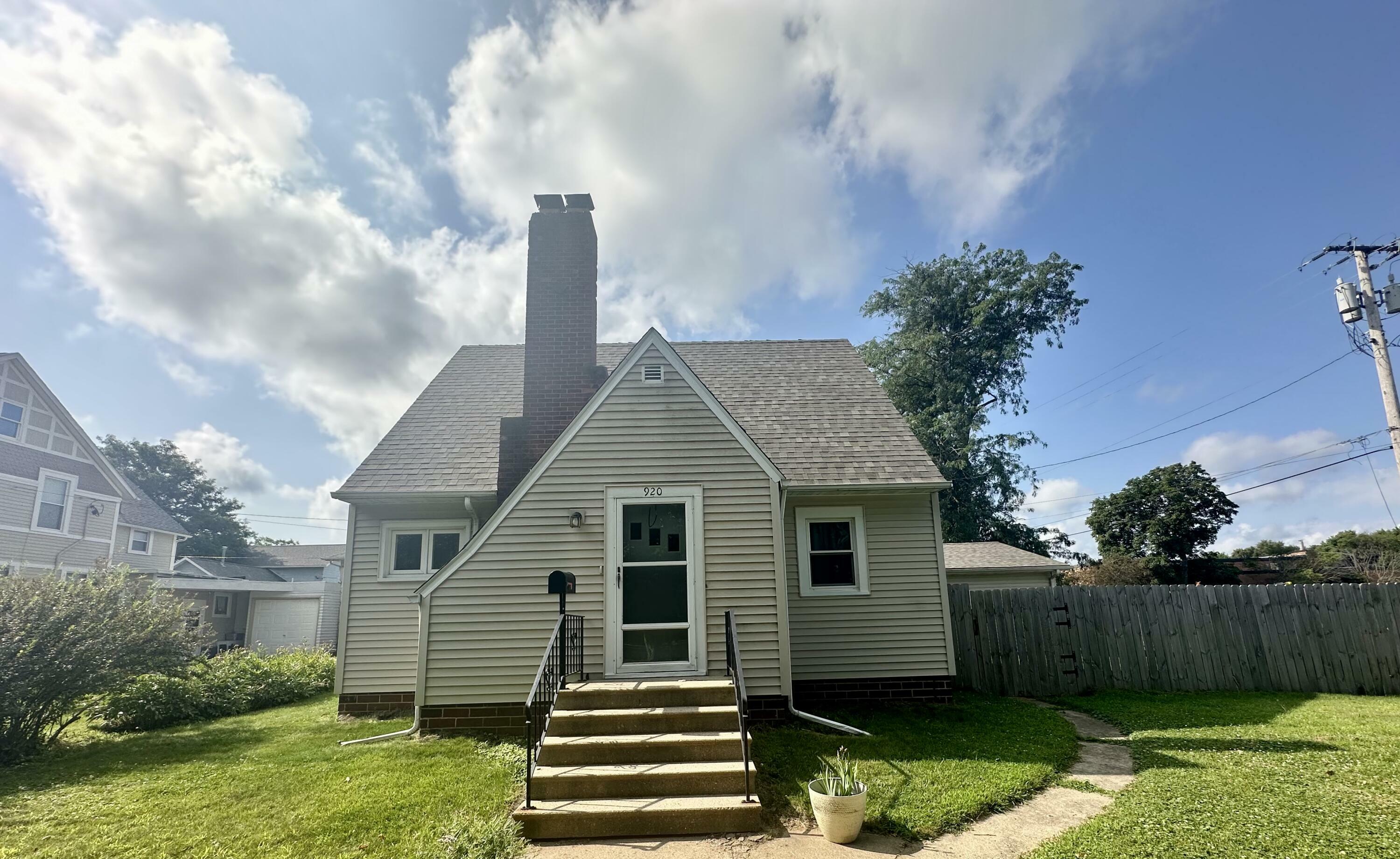 Property Photo:  920 5th Street  IA 50036 