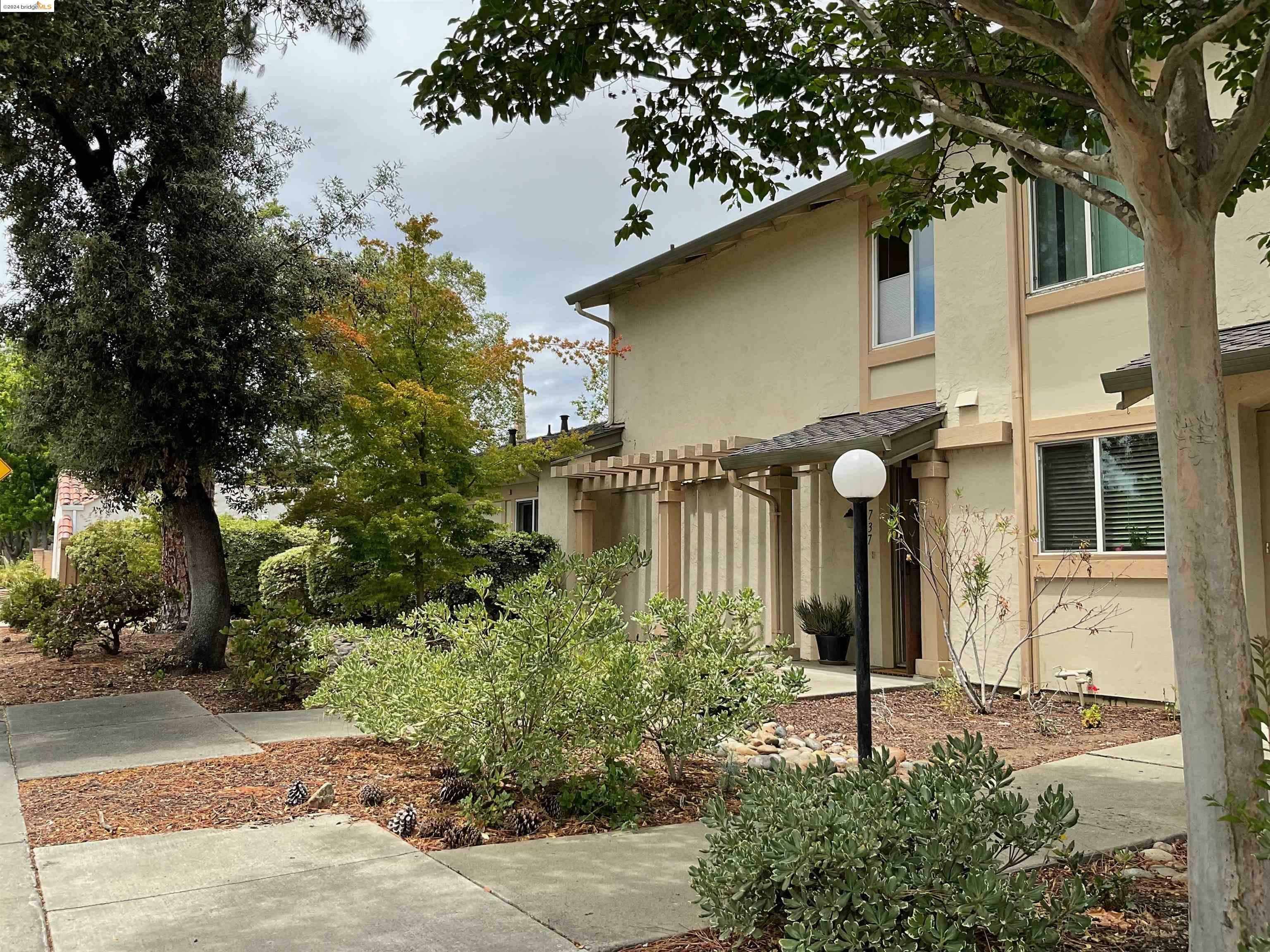 Property Photo:  737 W Fremont Ave  CA 94087 