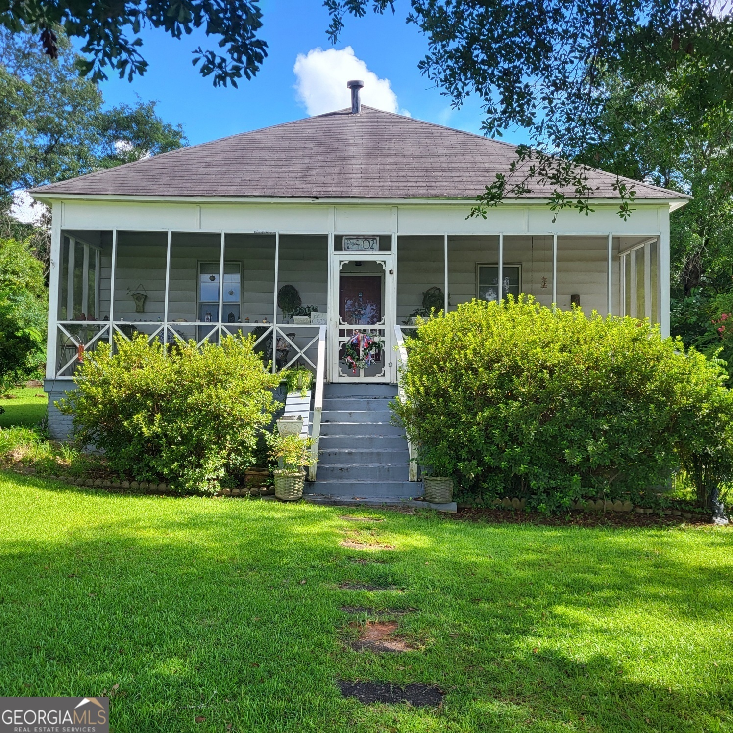 Property Photo:  2402 34th Street  AL 36854 