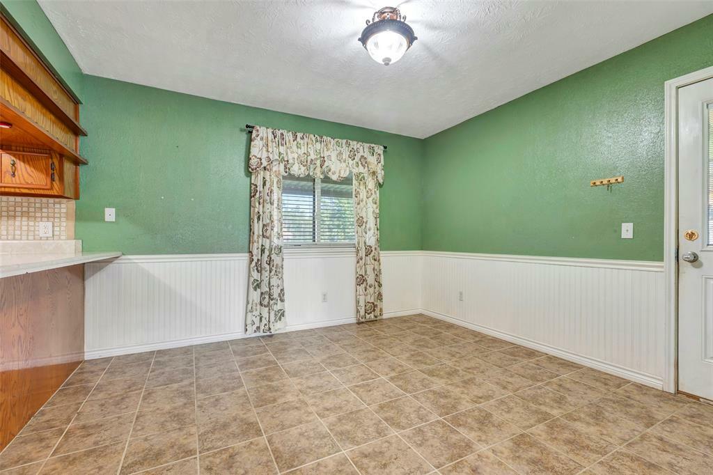 Property Photo:  302 Walnut Cove  TX 77360 