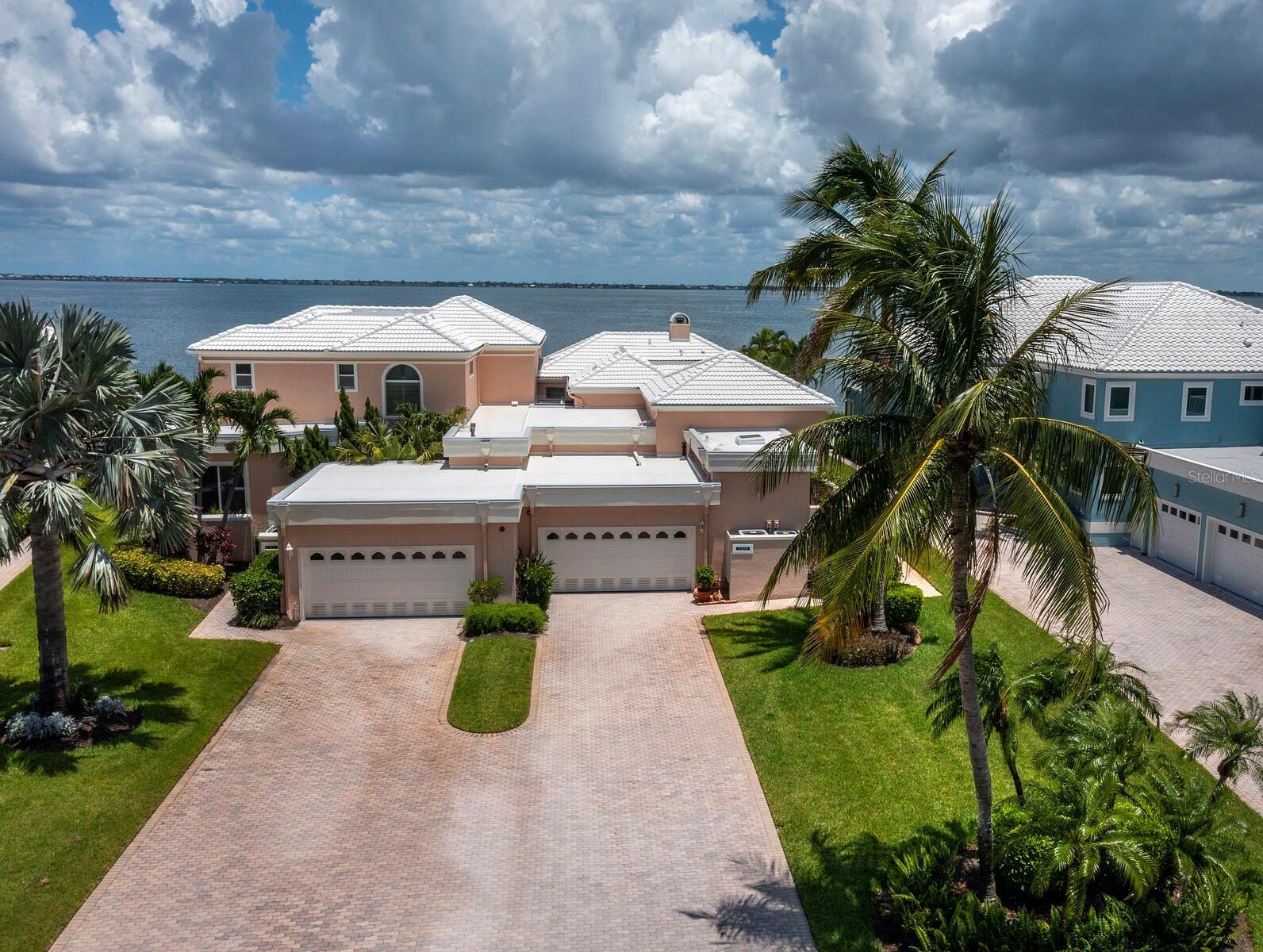 Property Photo: 3514 Mistletoe Lane FL 34228