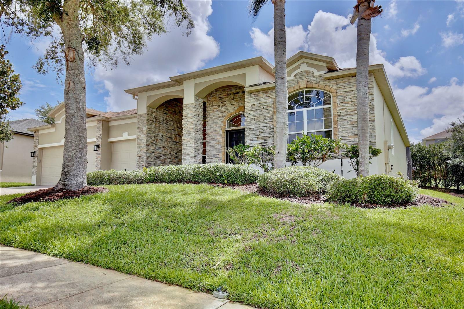 Property Photo:  1140 Calloway Circle  FL 34711 