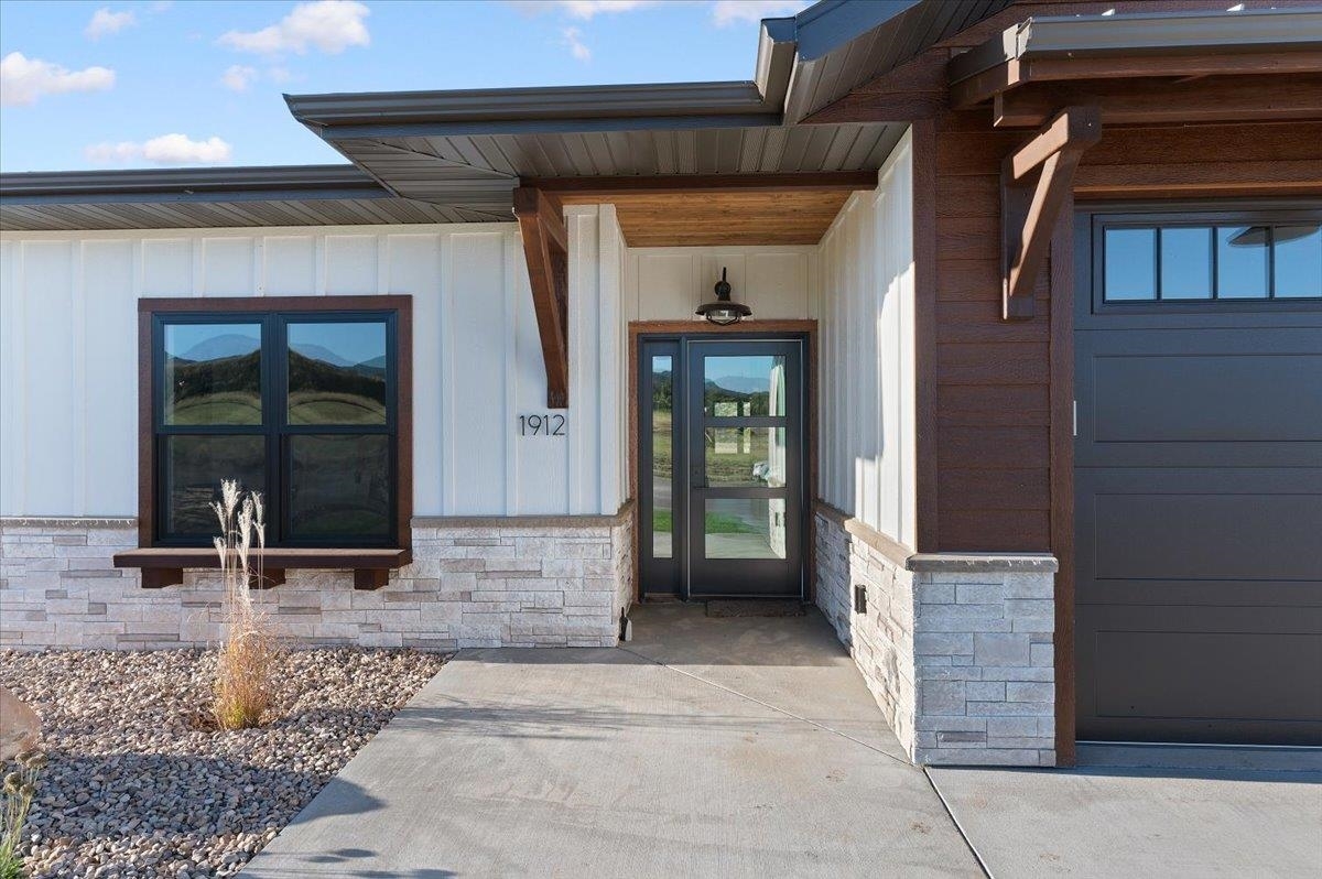 Property Photo:  1912 Pronghorn Road  SD 57783 