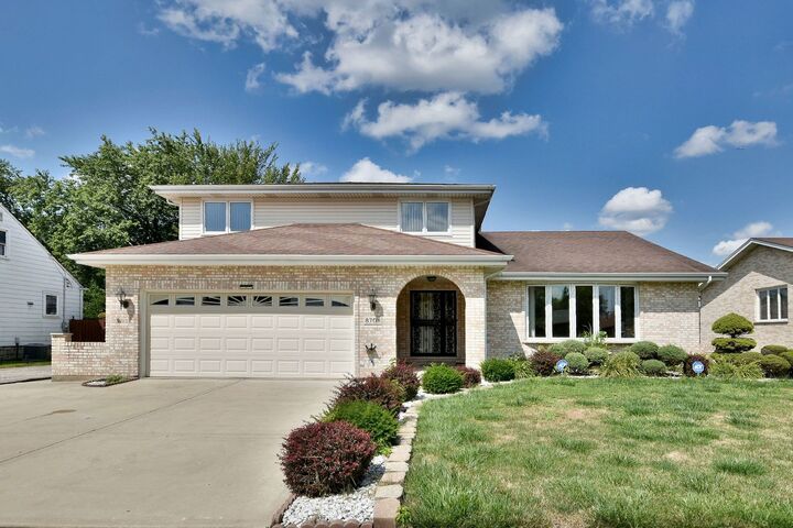 8708 McVicker Avenue  Oak Lawn IL 60453 photo